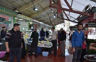 (Özel) Balık satışlarını korona virüsü endişesi...