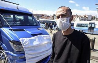 (Özel) Korona virüse dikkat çekmek için dolmuşuna...