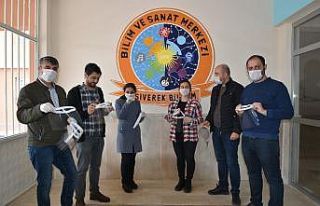 (Özel) Öğretmenlerden sağlık çalışanları...