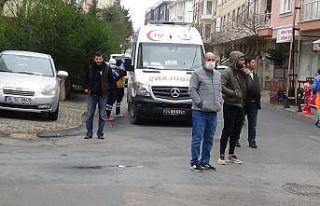 (Özel) Yangın nedeniyle evinde mahsur kalan yaşlı...