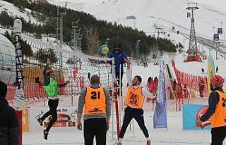 Palandöken’de kar voleybolu heyecanı