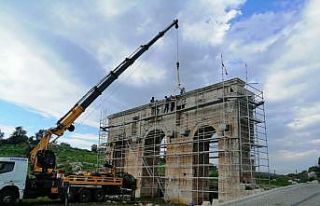 Patara’da Kent Kapısı restore ediliyor