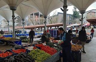 Pazar esnafına korona virüs anlatıldı