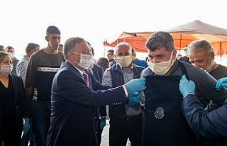 Pazar esnafına önlük