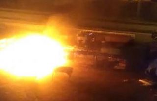 Pazar yerinde çıkan yangında tezgahlar kullanılmaz...