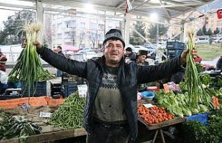 Pazarcıların yeni sloganı, ‘Korona virüse birebir’