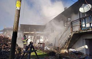 Pazarlar’da ev yangını: 1 ölü