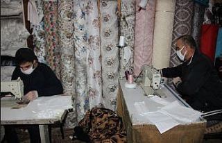 Perdeciliği bırakıp maske yaptı