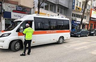 Polis ekiplerinden otobüslere Korona virüs denetimi