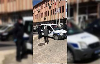 Polis önce anonsla uyardı sonra yaşlıları tek...