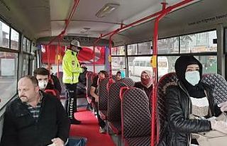 Polis otobüs ve minibüs sürücülerine göz açtırmıyor