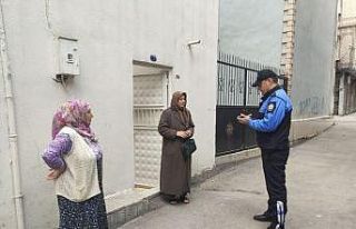 Polislerden evde sıkılan yaşlılara ’Mangala’...