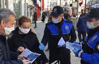 Polisten broşürlü "korona virüs" uyarısı