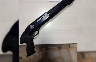 Pompalı tüfekle rastgele havaya ateş eden şahıs...