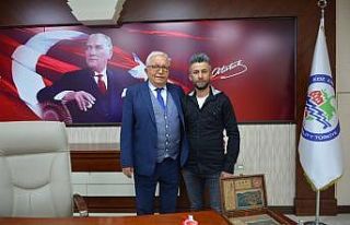 Posbıyık’tan Türkiye 2’ncisi kuaföre destek