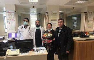 Sağlık çalışanlarına çiçekli teşekkür