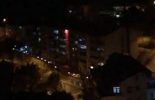 Sağlık çalışanlarına teşekkür için balkonlara...