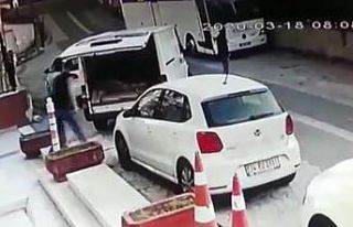 Şahsın minibüsten iki denemede telefon çaldığı...