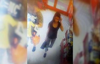 Sahte parayla aldığı cep telefonunu bayiye satan...