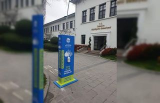 Sakaryq’da muhtelif noktalara dezenfektan otomatları...