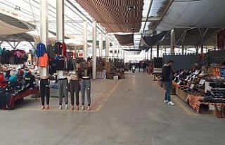 Salihli pazarında korona sessizliği