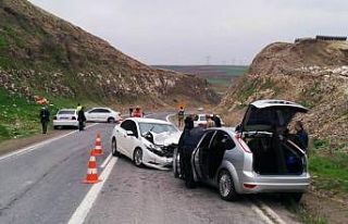 Şanlıurfa’da 3 otomobil çarpıştı: 7 yaralı