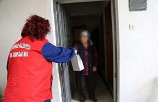 Serdivan Belediyesi ekipleri dezenfekte işlemlerine...