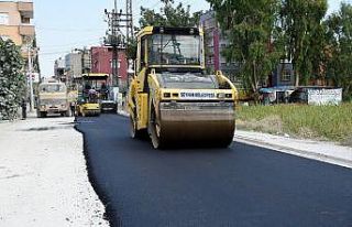 Seyhan’da her gün 9 noktada asfalt çalışması