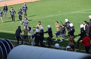 Seyircisiz maçta olay çıktı