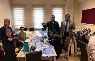 Şiran’da maske üretimi başladı