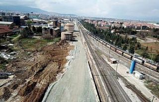 Sivas yoluna bağlanan 25 metre genişliğindeki yol...
