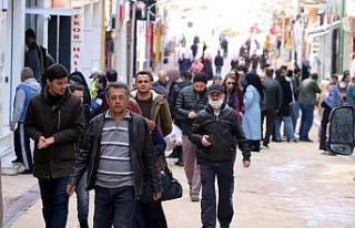 Sivaslılar, korona virüs uyarılarına aldırış...