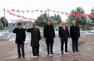 Sivas’ta korona tedbirli anma