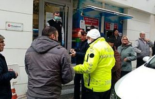 Sokağa çıkan yaşlılara polis uyarısı