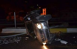 Söke’de kamyonet takla attı: 2 yaralı