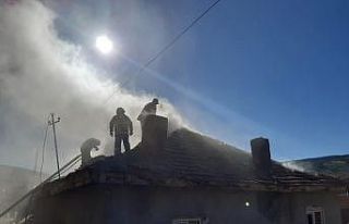 Şuhut’ta soba ev yangınına neden oldu