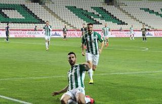Süper Lig: Konyaspor: 1 - Fenerbahçe: 0 (İlk yarı)