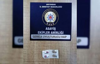 Şüpheli araçtan uyuşturucu hap ele geçirildi