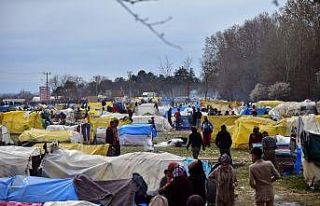 ‘Tampon’ bölgede mültecilerin bekleyişi sürüyor