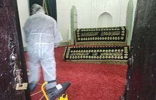 Tarihî cami ve türbe dezenfekte edildi