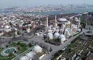 Tarihi Sultanahmet Meydanı tarihin en sakin günlerini...