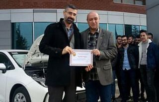 Tavşanlı MYO’ya Hibrit Otomobil bağışı