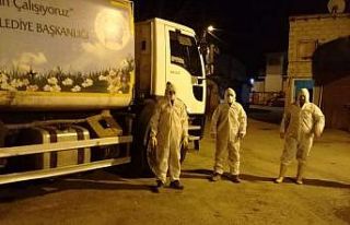 Temizlik işçilerine tulum, maske ve eldiven dağıtıldı