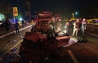 TIR’a arkadan çarpan aracın sürücüsü hayatını...