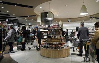 Tokyo Valisi Koike, "evde kal" çağrısı...