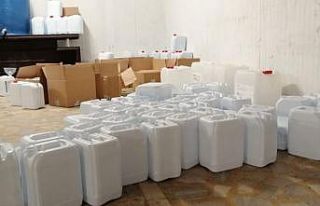 Tonlarca sahte deterjan ve dezenfektan satışa hazır...