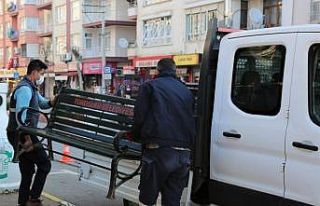 Toroslar’da banklar kaldırıldı