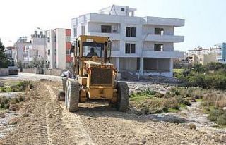 Toroslar’da yol yapım çalışmaları devam ediyor