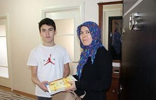 Trabzon’da bir kitapevinden ilginç ‘Evdekal’...