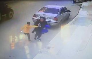 Traktörden ayrılan römorkun altında kalmaktan...